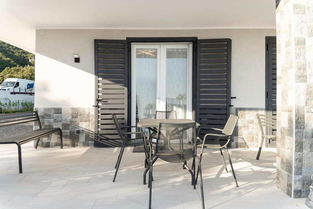 Appartamento Emma Con Piscina - Vista Mare"Tenuta Croce" Σαλέρνο Εξωτερικό φωτογραφία
