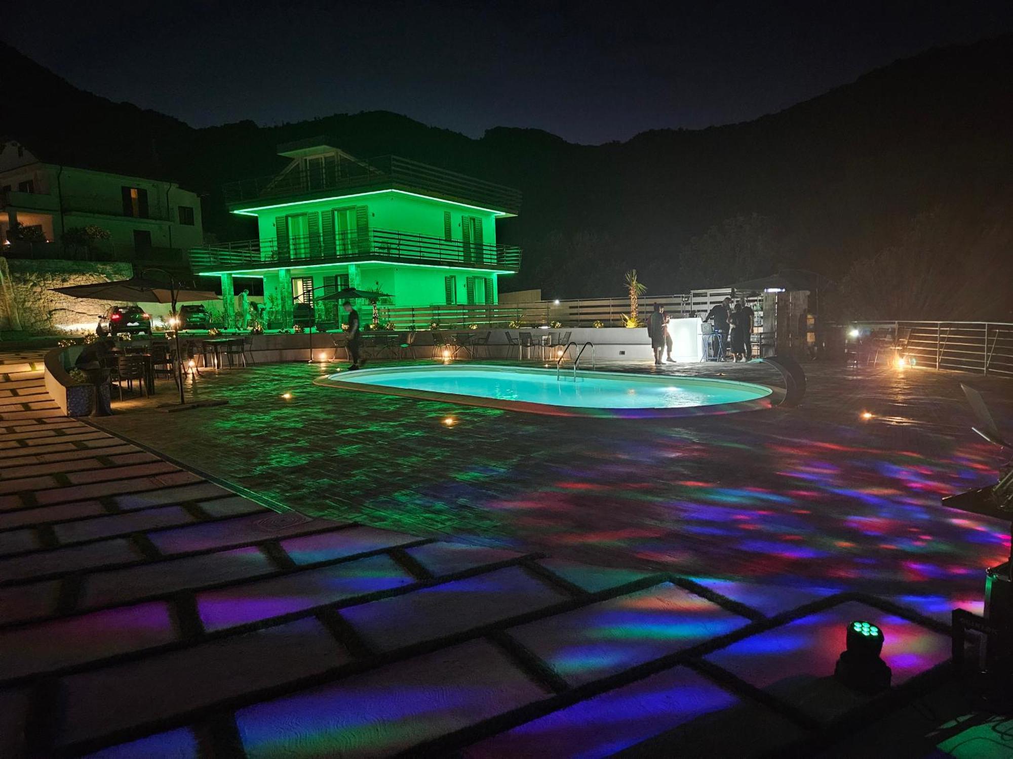 Appartamento Emma Con Piscina - Vista Mare"Tenuta Croce" Σαλέρνο Εξωτερικό φωτογραφία